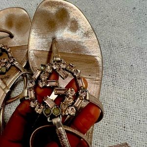 GUCCI Rhinestone Thong Sandals  Gucci embellished designer sandals Rose Pink